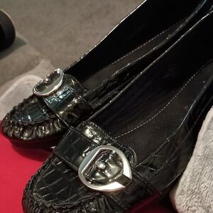 Life Stride Black Loafers with Silver Accent